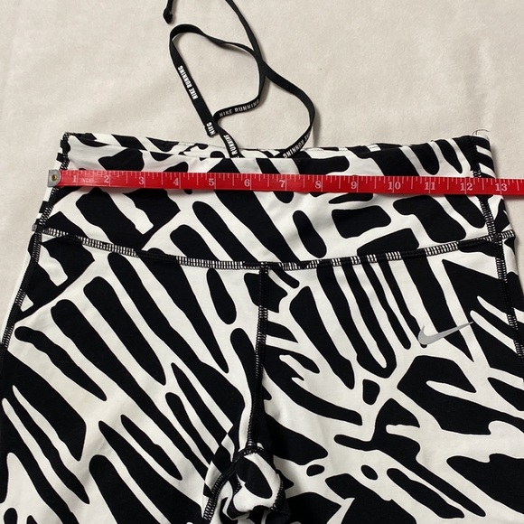 Nike dri -fit Women’s Size S - Picture 5 of 8